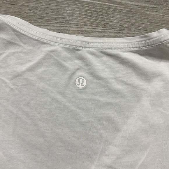 Lululemon Love Tee V ~ White ~ size 6 - Picture 5 of 6